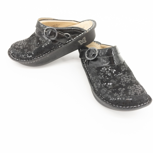 alegria seville clogs